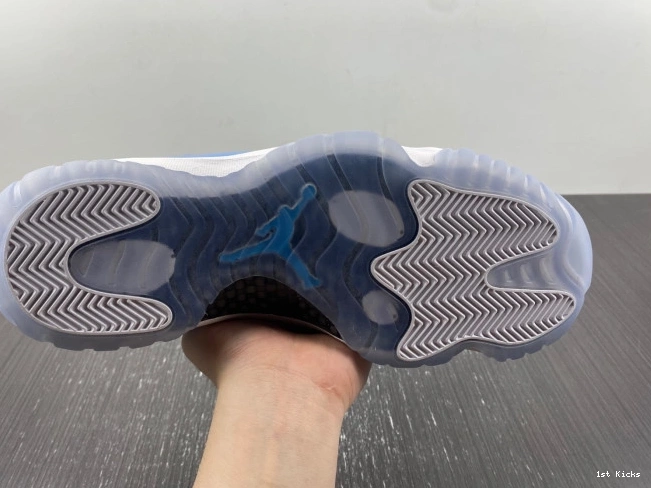 1st Kicks (11 Gift Flight of Jordan 29) 717602-900 Ultimate 0821
